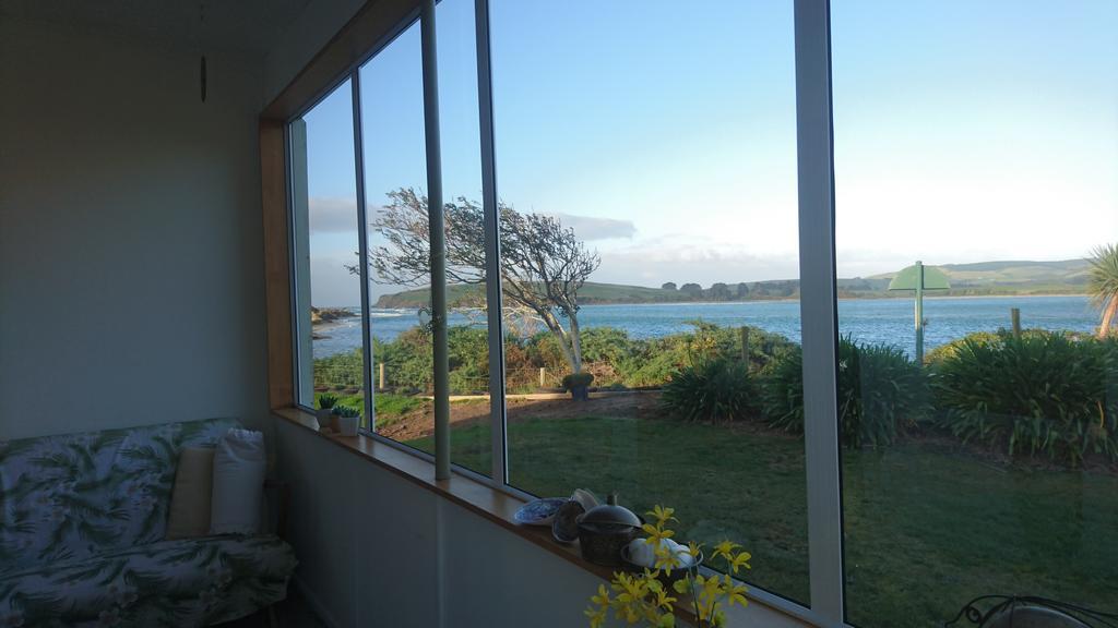 Surat Bay Lodge By The Sea/Backpackers Hostel Owaka Exterior foto